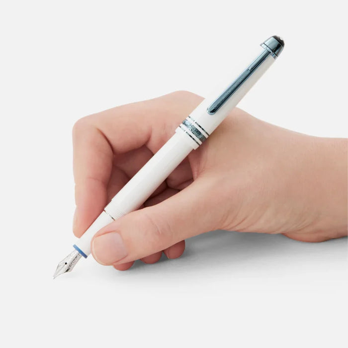 Montblanc Meisterstück 145 Glacier Classique Fountain Pen White